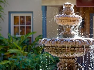 garden-fountain-shutterstock-com_17942